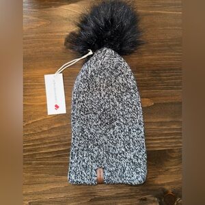 NWT Obermeyer (OS) Brand New Black & White Fir Knit Beanie